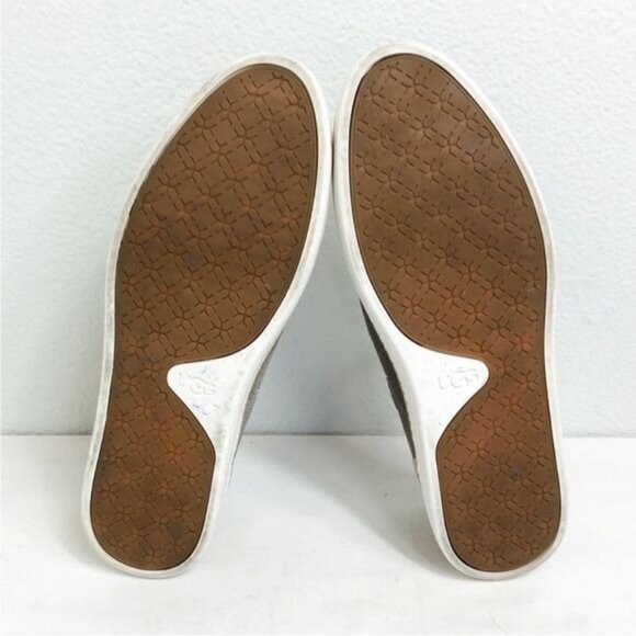 Ugg Adley Slip On Sneaker Perforated Suede White Wall Gray Size 8.5 - Picture 8 of 11